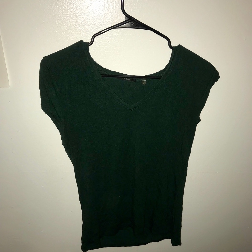 Tahari t-shirt